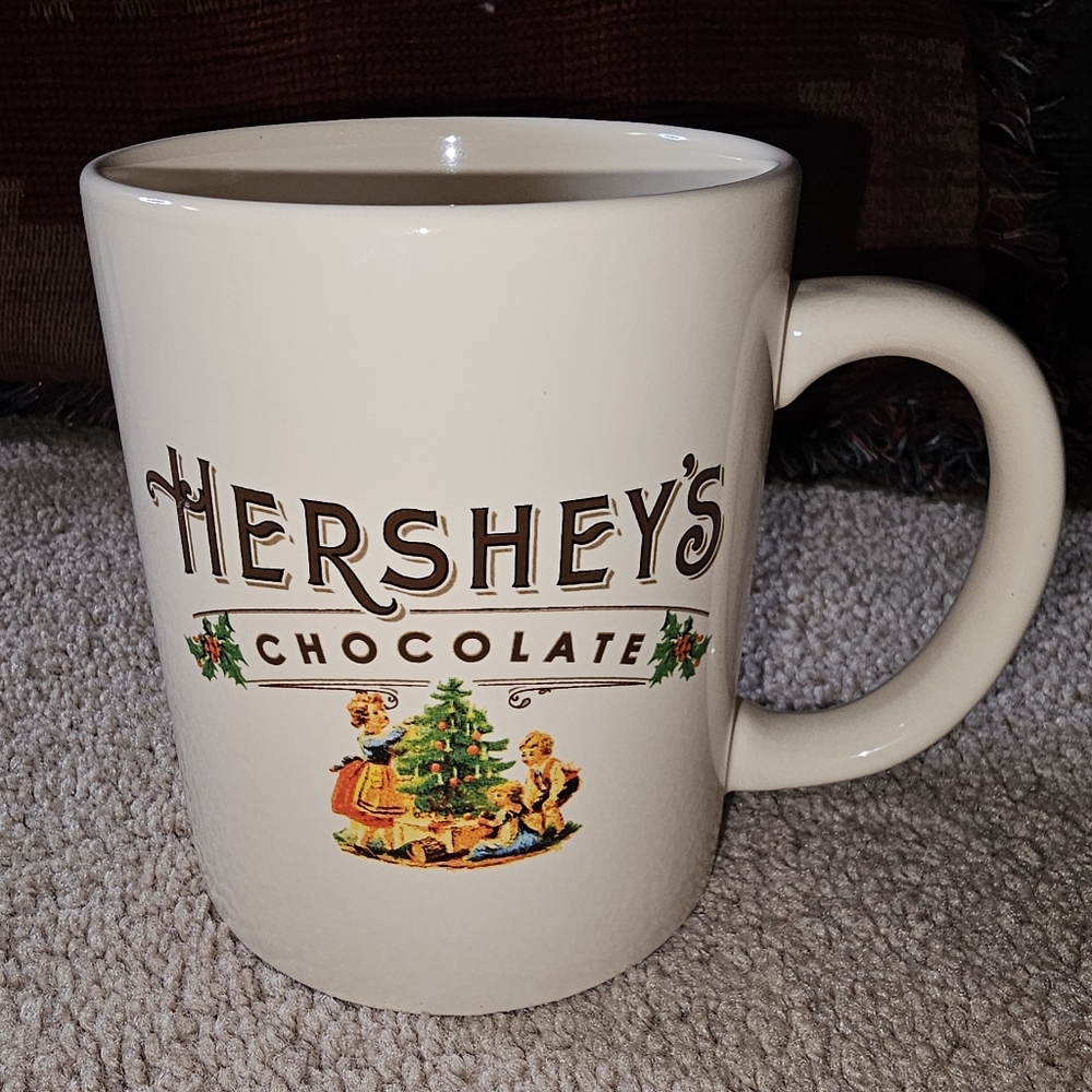 Oversized 28 OZ Hershey's Chocolate Mug Jumbo Large Cup Galerie Christmas Scene